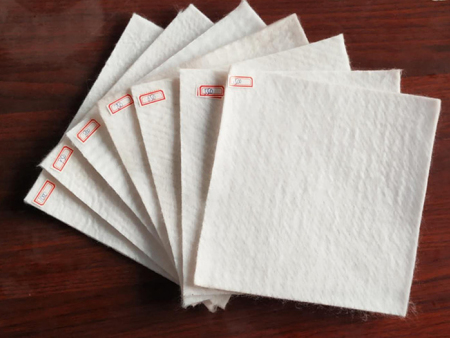 一布一膜防水土工布